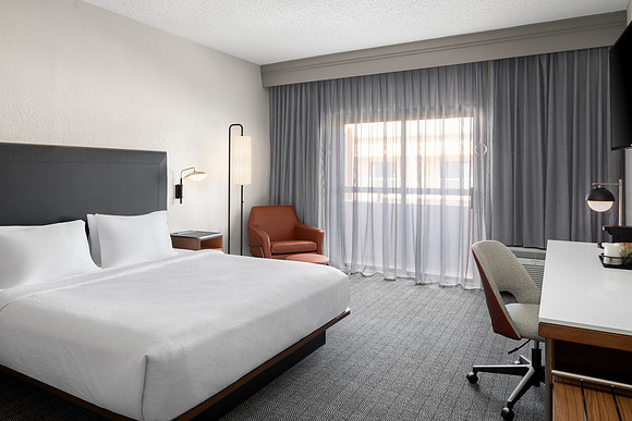 Courtyard by Marriott - ADA King Guest Room