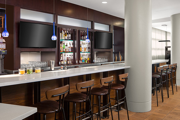 Courtyard by Marriott - Bar