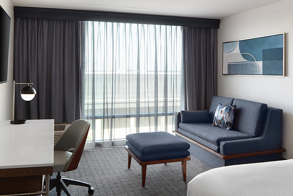 Courtyard by Marriott - King Suite Living Area