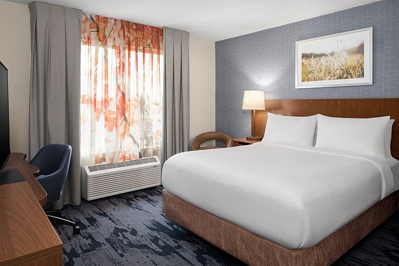 Fairfield by Marriott - Queen Guest Room