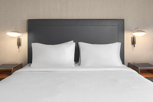 Courtyard by Marriott - King Bedroom